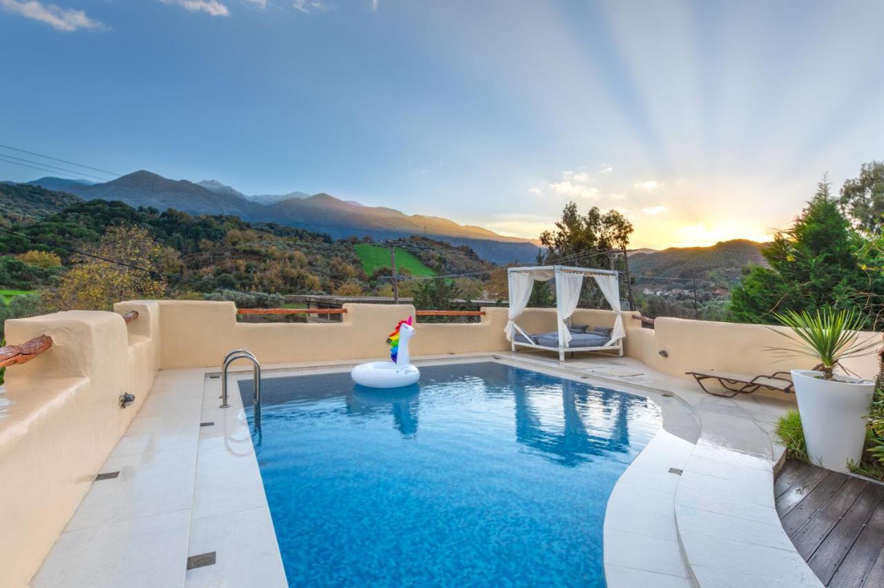 Verekinthos Villas - Pool, Hot Tub, Bbq, Kids Playground, Stunning Mountain Views Γερόλακκος Εξωτερικό φωτογραφία